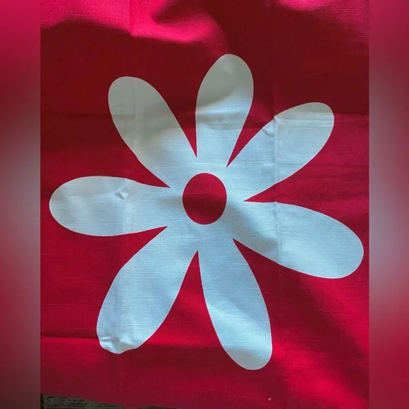 Red With White Daisy Kitchen Towel. New PAPPELINA Sweden, 24x18.5 100% Cotton - Picture 3 of 7